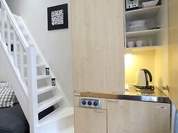 22 43 Clanricarde Gardens Studio