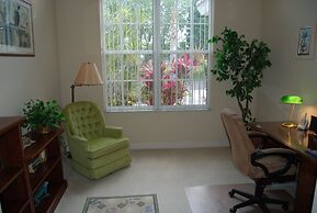 House Sunflower by Vacationhit