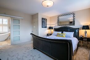 Immaculate Designer Home in Wandsworth