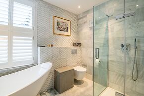 Immaculate Designer Home in Wandsworth