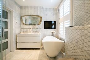 Immaculate Designer Home in Wandsworth