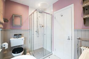 Immaculate Designer Home in Wandsworth