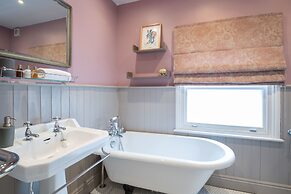 Immaculate Designer Home in Wandsworth