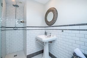 Immaculate Designer Home in Wandsworth