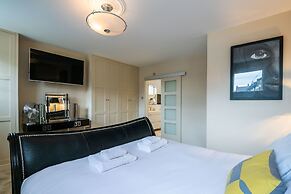 Immaculate Designer Home in Wandsworth