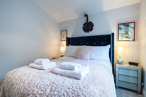 Immaculate Designer Home in Wandsworth