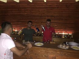 Sunrise Hotel Çameria