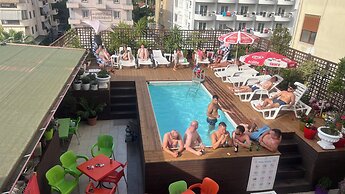 Sunrise Hotel Çameria