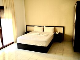 Sunrise Hotel Çameria