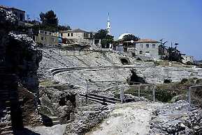 Sunrise Hotel Çameria