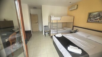 Sunrise Hotel Çameria