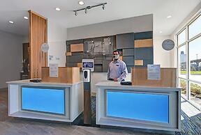 Holiday Inn Express & Suites Houston - Memorial City Centre, an IHG Ho