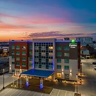 Holiday Inn Express & Suites Houston - Memorial City Centre by IHG