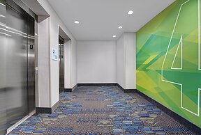Holiday Inn Express & Suites Houston - Memorial City Centre by IHG