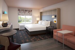 Holiday Inn Hotel And Suites Fayetteville W-Fort Bragg Area by IHG