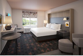 Holiday Inn Hotel And Suites Fayetteville W-Fort Bragg Area by IHG