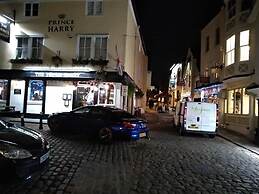 STABLE HOUSE - Near Windsor Castle