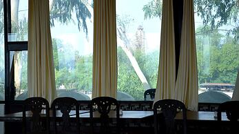 Hotel Khajuraho Temple View