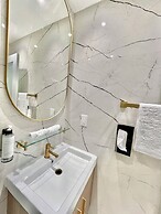 Toronto Rooms and Suites