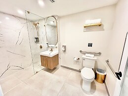 Toronto Rooms and Suites