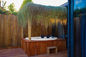 Adesa Bungalow Hotel