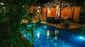 Adesa Bungalow Hotel