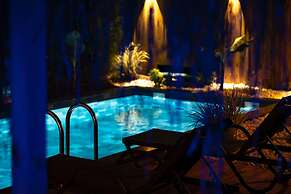 Adesa Bungalow Hotel