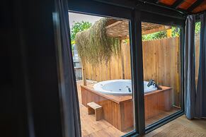 Adesa Bungalow Hotel