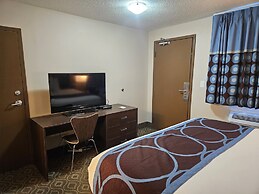 Super 8 by Wyndham Spruce Grove