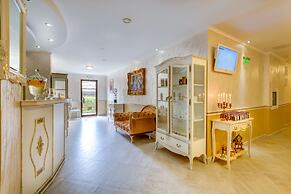 Esteban VIP Residence Club