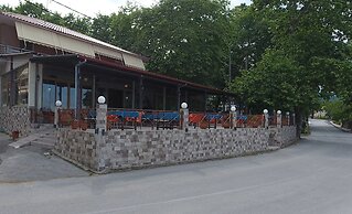 Eleni Kandilari Rooms