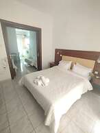 Eleni Kandilari Rooms