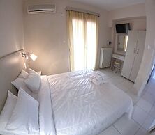 Eleni Kandilari Rooms