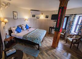 Udechee Huts Hotel
