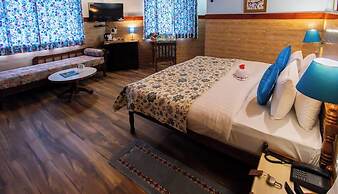 Udechee Huts Hotel