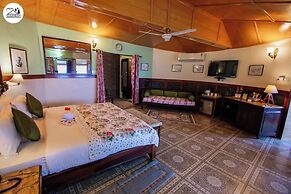 Udechee Huts Hotel