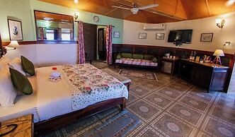 Udechee Huts Hotel