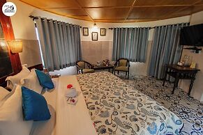Udechee Huts Hotel