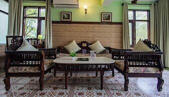 Udechee Huts Hotel