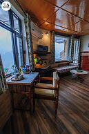 Udechee Huts Hotel
