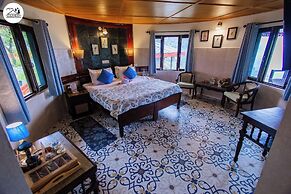 Udechee Huts Hotel