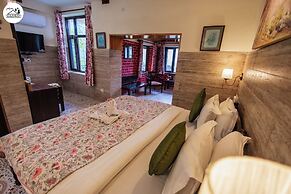 Udechee Huts Hotel