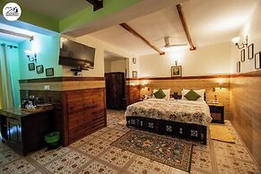 Udechee Huts Hotel