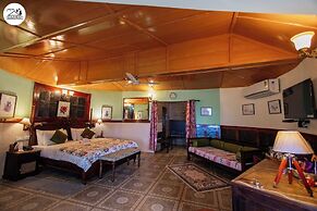 Udechee Huts Hotel