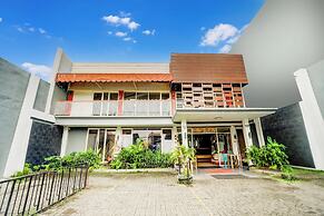 Hotel O Siwalankerto Near Surabaya Carnival