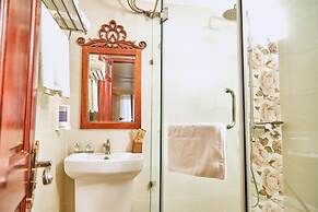 Airstar Hotel & Apartment