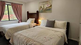 Gowrie Agapanthous - Hostel