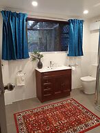 Gowrie Agapanthous - Hostel