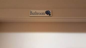 Gowrie Agapanthous - Hostel