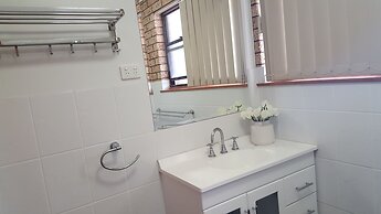 Gowrie Agapanthous - Hostel